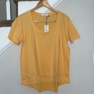 MODODOC • U-Neck Tee